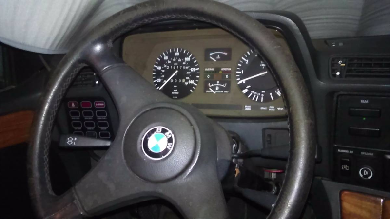 Illustration for article titled For $1,700, This 1984 BMW 733i Could Put You In The Lap Of Old School Luxury